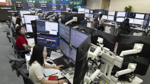 Borsa: l'Asia chiude in rialzo, lente sugli investimenti per l'Ia