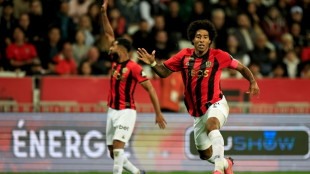 Zagueiro Dante, do Nice, ser&aacute; operado do joelho nesta 3&ordf; feira