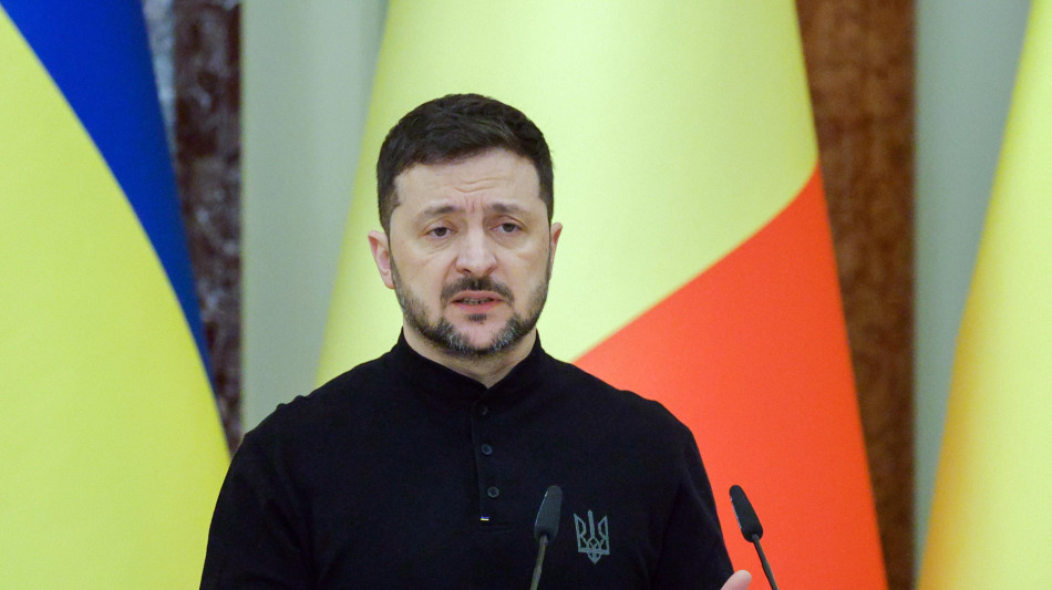 Zelensky, bisogno urgente di sistemi di difesa aerea