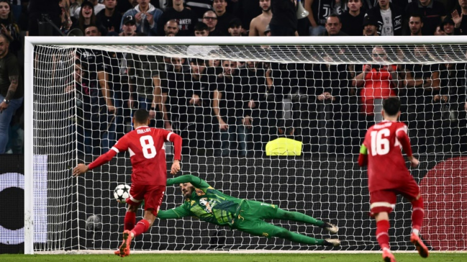 Goleiro Mattia Perin renova com a Juventus at&eacute; 2027