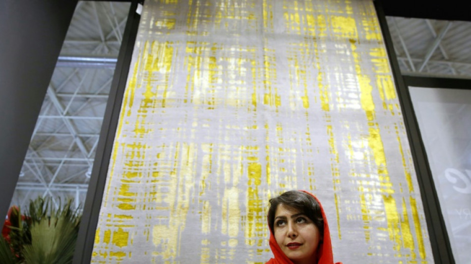 A T&eacute;h&eacute;ran, le tapis tiss&eacute; &agrave; la main fait sa r&eacute;volution