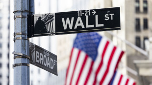 Wall Street apre positiva, Dj +0,05%, Nasdaq +0,02%