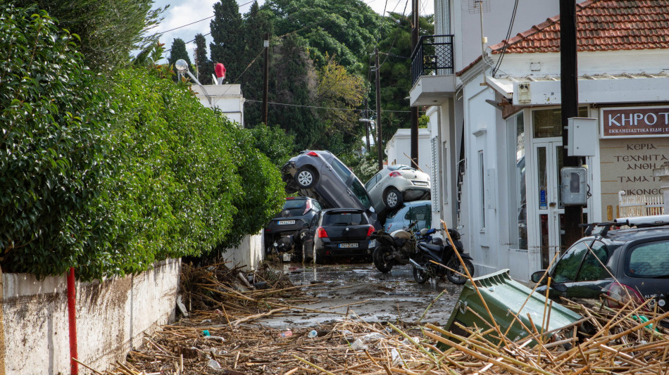 La tempesta 'Bora' in Grecia provoca una terza vittima