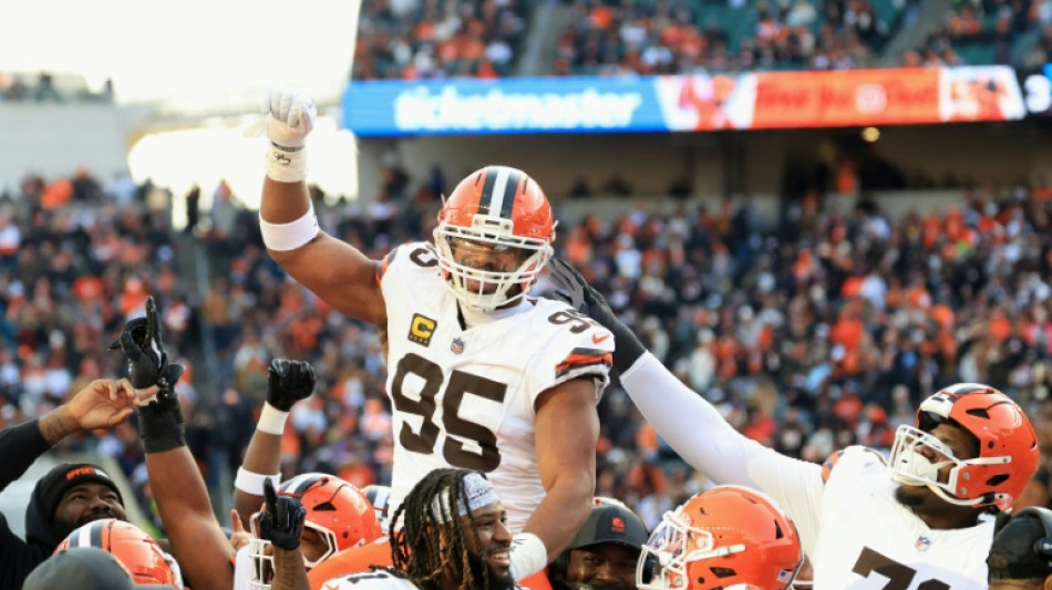 Broncos take top seed as Steelers, Panthers reach NFL playoffs