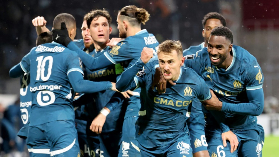 Olympique de Marselha reage, vence Lens e se mant&eacute;m em 3&ordm; no Franc&ecirc;s