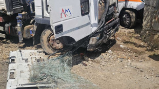 Camion investe operai mentre lavorano, un morto e due feriti