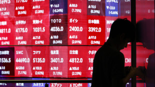 Borsa: Asia ranghi ridotti, effetto voto su Tokyo (+4,75%)