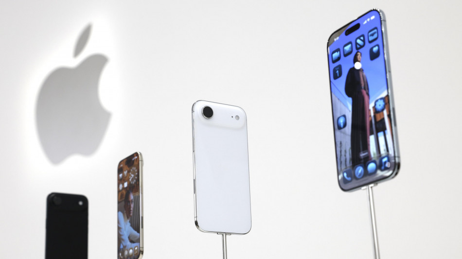 Apple a Ue, 'abrogare legge su concorrenza digitale'