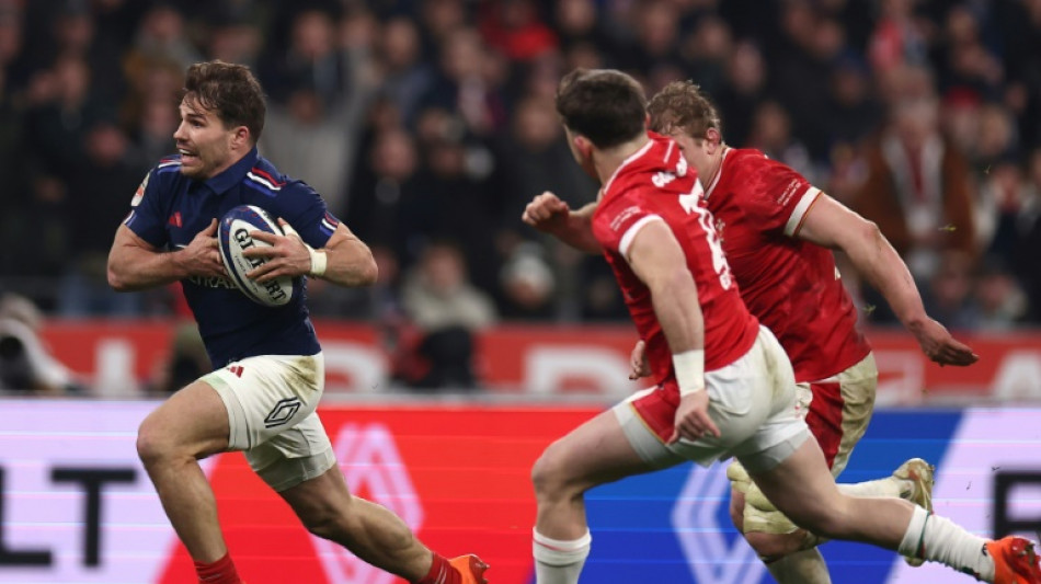 La France croque le pays de Galles pour son entr&eacute;e dans le Tournoi