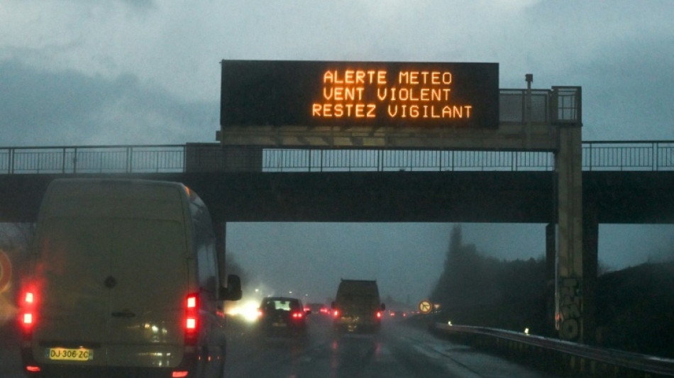 Crues et temp&ecirc;te Pedro: difficult&eacute;s de circulation sur les routes et dans les trains
