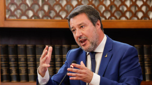 Salvini, pericolo non da Mosca ma dai migranti clandestini