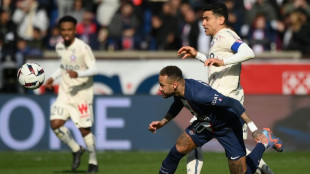 L1: Neymar (PSG) sort bless&eacute; &agrave; une cheville contre Lille