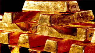 Prezzo oro in lieve calo, Spot scambiato a 4.296 dollari