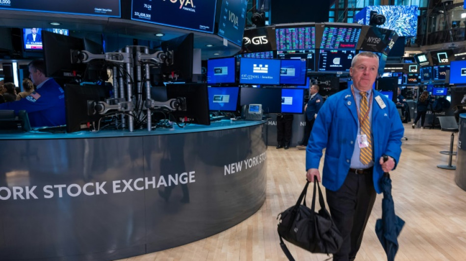 Wall Street en ordre dispers&eacute; apr&egrave;s des r&eacute;sultats mitig&eacute;s