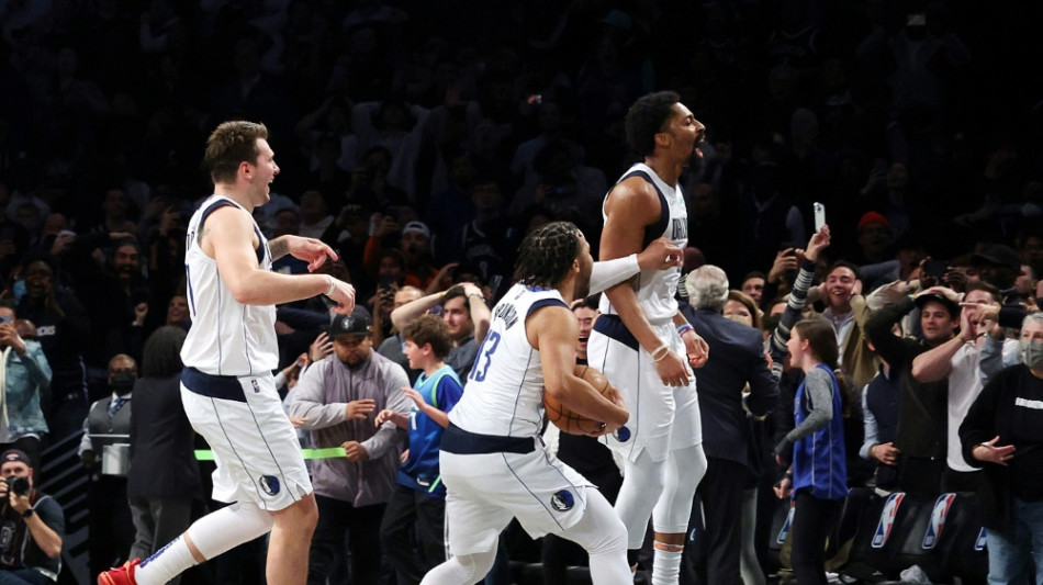 Dreier mit der Schlusssirene: Dallas schl&auml;gt Brooklyn