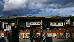 JO-2024: Macron a d&eacute;cid&eacute; de renoncer au d&eacute;placement des bouquinistes des quais de Seine