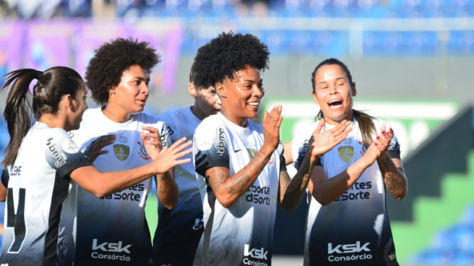 Corinthians vence Santa F&eacute; (2-0) e &eacute; pentacampe&atilde;o da Libertadores feminina