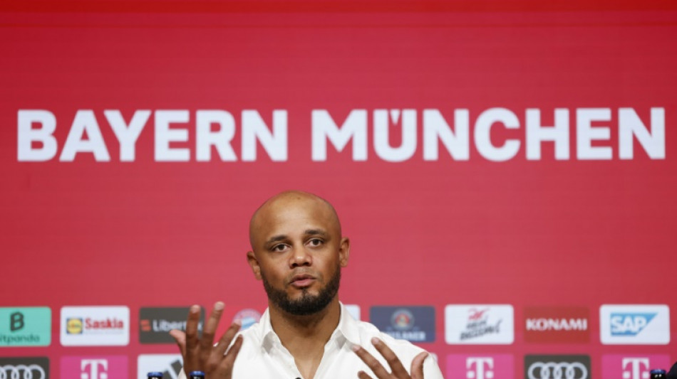 Vincent Kompany &eacute; apresentado oficialmente no Bayern