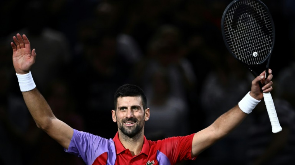 Djokovic vence argentino Etcheverry e vai &agrave; 2&ordf; rodada do Masters 1000 de Paris