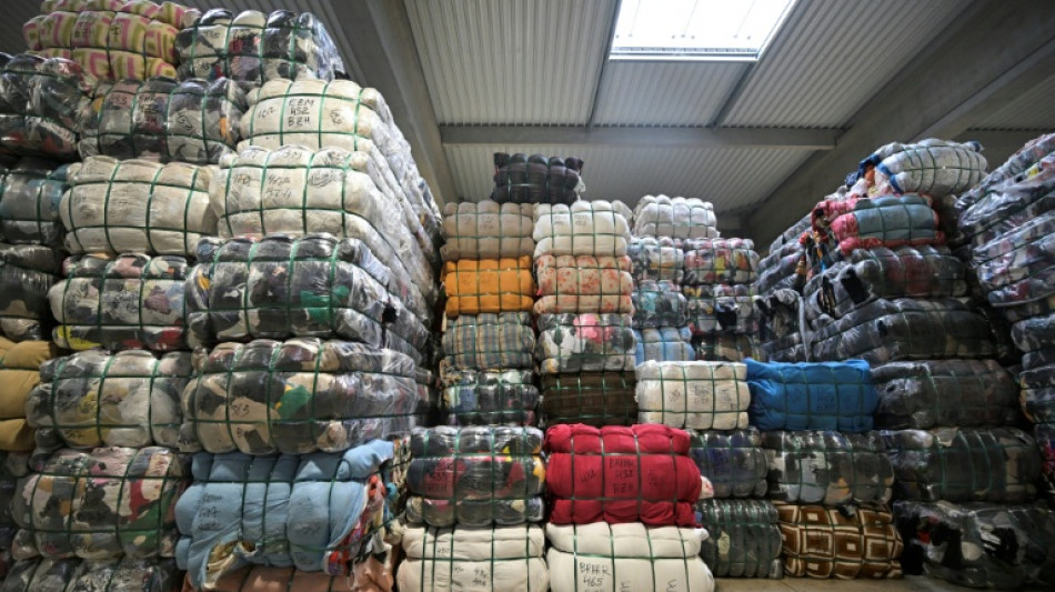 D&eacute;chets textile: Le Relais (Emma&uuml;s) r&eacute;duit ses collectes, 60 emplois en insertion supprim&eacute;s