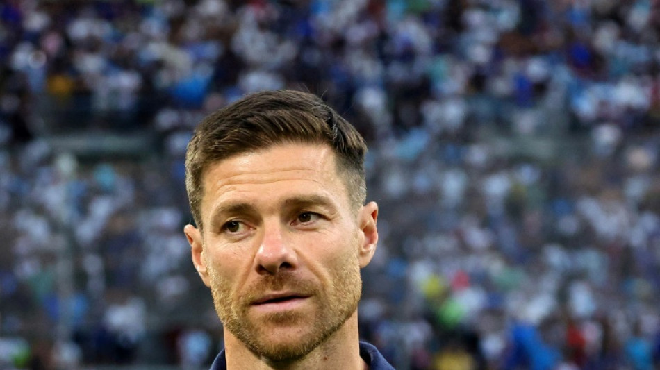 Xabi Alonso renova com Bayer Leverkusen at&eacute; 2026