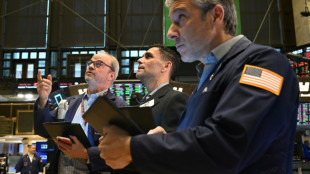 Wall Street ouvre prudemment dans le vert apr&egrave;s le ralentissement de l'inflation am&eacute;ricaine