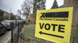 Au Canada, le Premier ministre Mark Carney toujours en tête, à une semaine d'un vote décisif