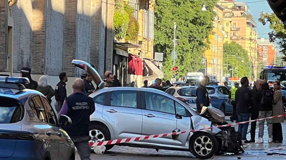 Auto sulla folla a Modena, 55enne muore dopo due mesi