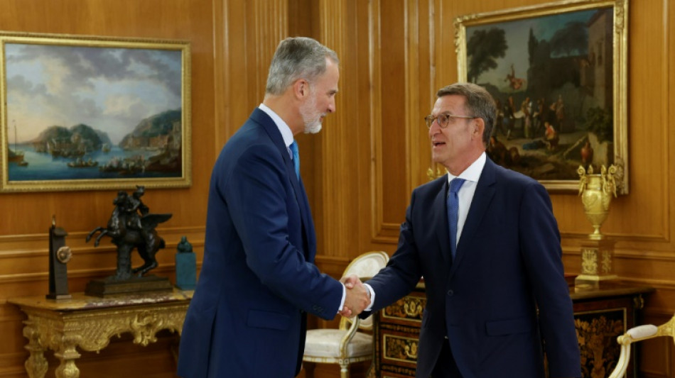 Espanha: debate sobre a posse do l&iacute;der da direita como chefe de Governo marcado para setembro