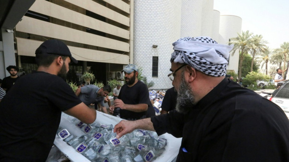 Cientos de personas ocupan el parlamento iraqu&iacute; por segundo d&iacute;a consecutivo