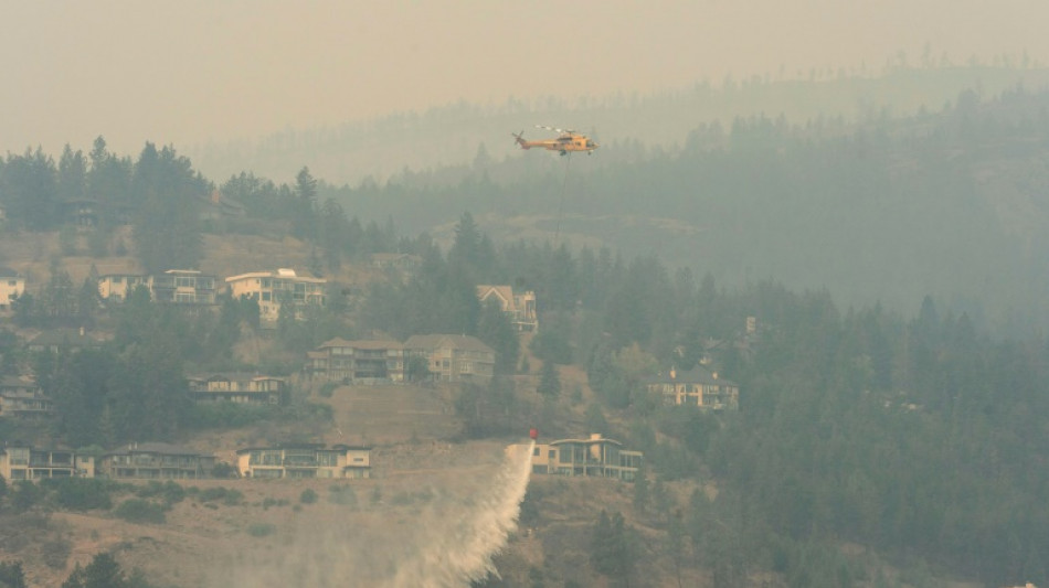 El fuego avanza en el oeste de Canad&aacute; y miles de personas han sido evacuadas
