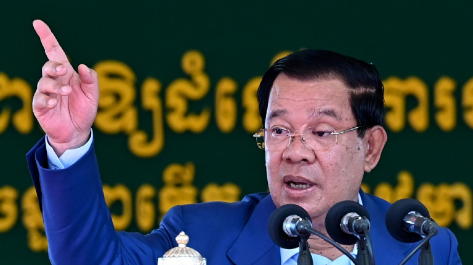 Cambodian PM Hun Sen dumps Facebook on eve of poll campaign