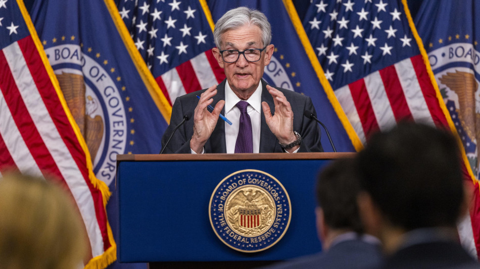 Trump attacca Powell, 'troppo lento nell'abbassare i tassi