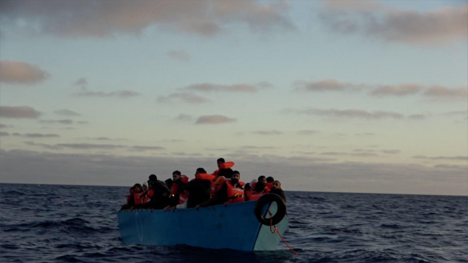 Frontex, nel Mediterraneo centrale migranti gi&ugrave; del 59%