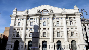 Borsa: Milano apre in calo dello 0,21%