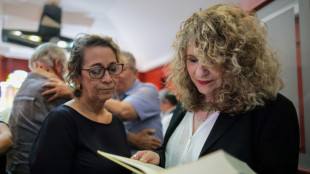 La escritora nicarag&uuml;ense Gioconda Belli dice que acepta la nacionalidad chilena