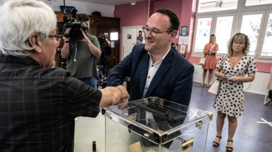 Le ministre des Solidarit&eacute;s Damien Abad r&eacute;&eacute;lu avec 57,86% des voix 