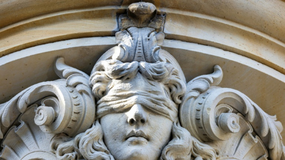 Lange Haftstrafen f&uuml;r Eltern wegen Tods von pflegebed&uuml;rftiger Tochter in Hessen