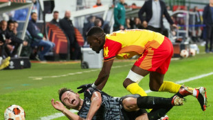 Foot/C3: tenu en &eacute;chec (0-0) par Fribourg, Lens d&eacute;&ccedil;oit en barrage aller