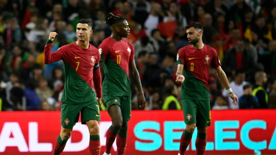 Liderado por Cristiano Ronaldo, Portugal vence Eslov&aacute;quia e garante vaga na Euro 2024