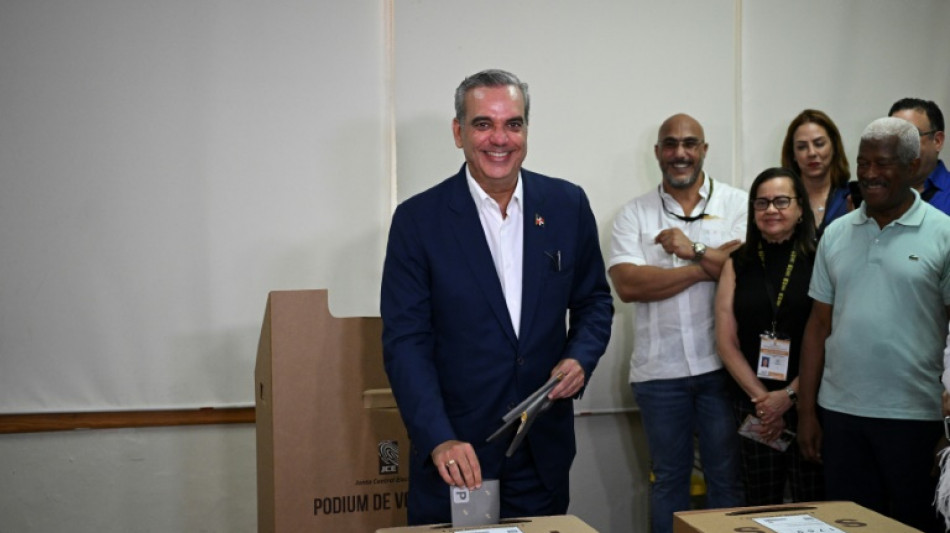 Presidente dominicano lidera elecciones marcadas por la crisis de Hait&iacute;