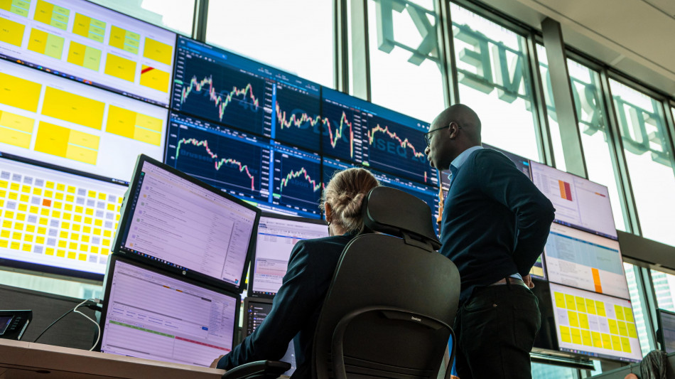 Borsa: l'Europa in avvio &egrave; in flessione, lente mercati sulla Fed