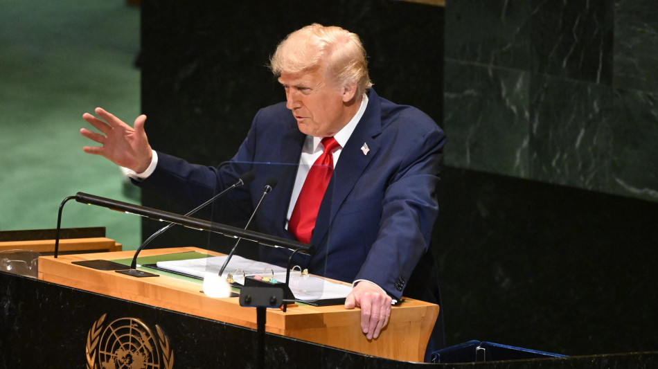 Trump, 'molto deluso da Putin, &egrave; il momento di fermarsi'