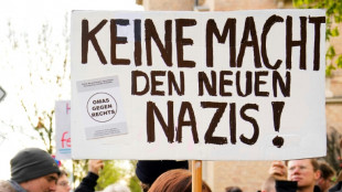 Allemagne: le sulfureux leader d'extr&ecirc;me droite Bj&ouml;rn H&ouml;cke jug&eacute; pour un slogan nazi
