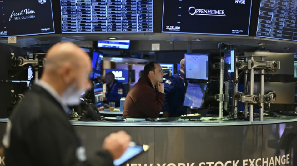 Wall Street finit en nette baisse, froiss&eacute;e par une Fed moins conciliante