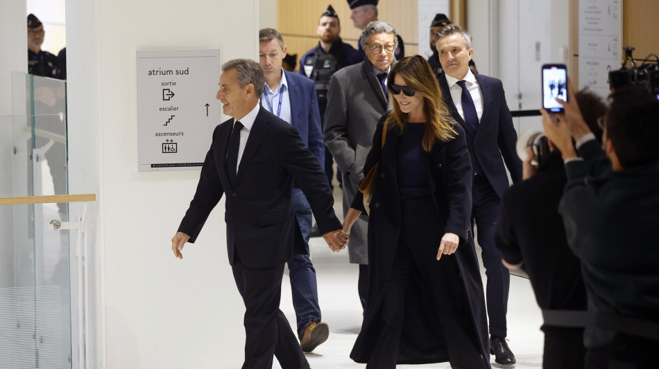 Ex consigliere Sarkozy invoca la grazia presidenziale