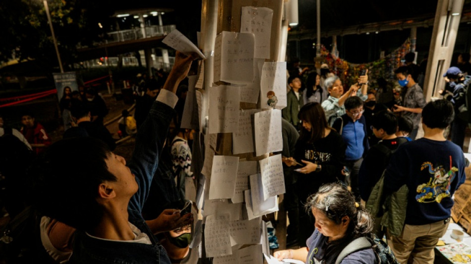 El balance del incendio en Hong Kong asciende a 160 muertos, con 6 personas aún desaparecidas