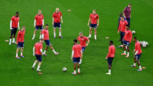 Gu&eacute;hi vuelve al once de Inglaterra y Koeman pone a Malen como titular