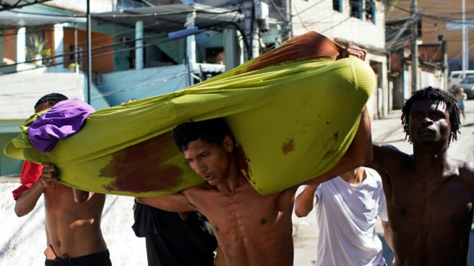 Al menos 18 muertos en operaci&oacute;n policial en favela de Rio de Janeiro