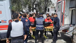 Pol&iacute;cia turca ordena deten&ccedil;&atilde;o de dezenas por apologia de tiroteios em escolas